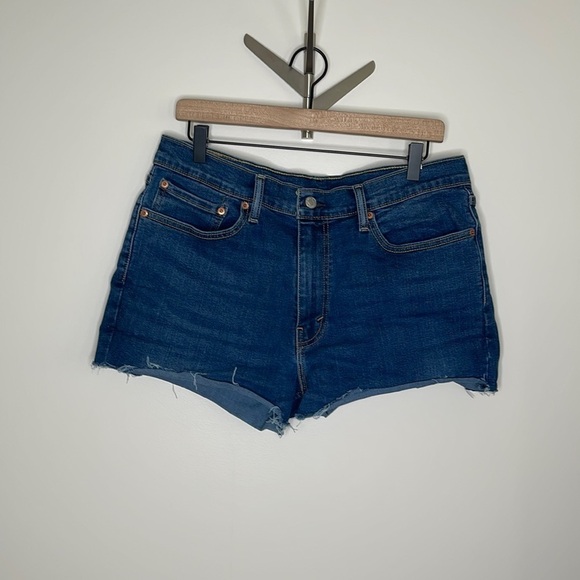 Levi Cut Off Jean Shorts - Picture 1 of 6